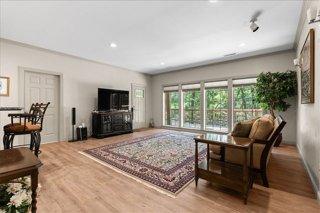 1700 N Applebury Drive, Fayetteville, AR 72701