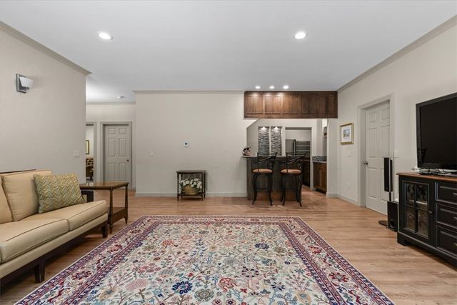 1700 N Applebury Drive, Fayetteville, AR 72701