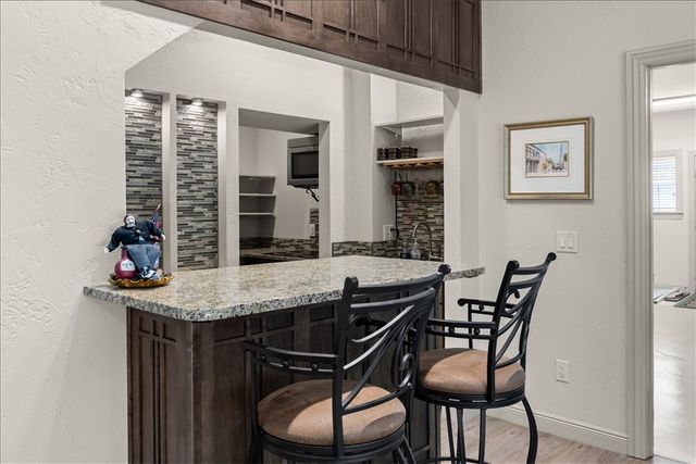 1700 N Applebury Drive, Fayetteville, AR 72701