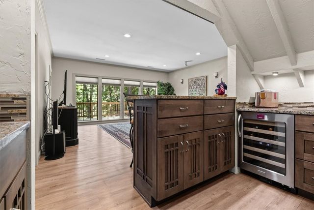 1700 N Applebury Drive, Fayetteville, AR 72701
