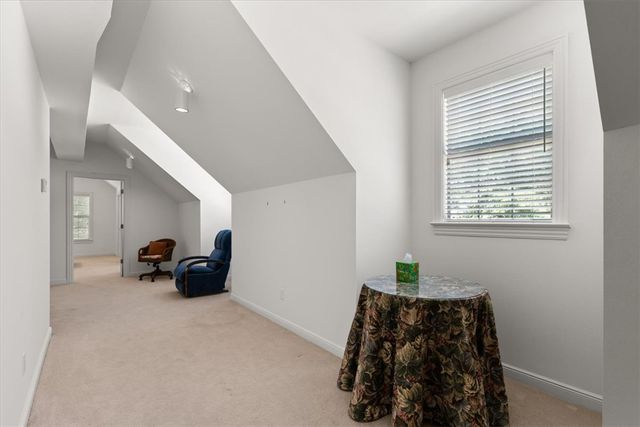 1700 N Applebury Drive, Fayetteville, AR 72701