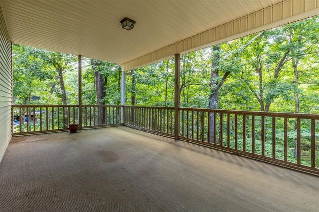 1700 N Applebury Drive, Fayetteville, AR 72701