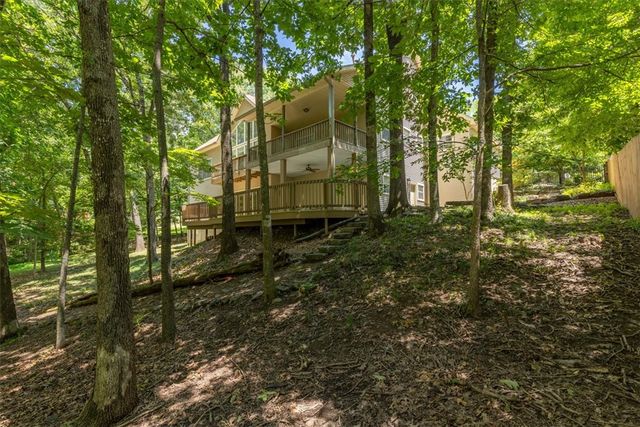 1700 N Applebury Drive, Fayetteville, AR 72701