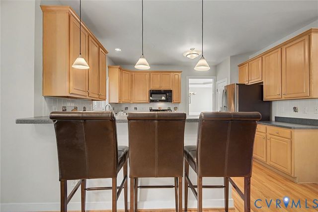 9366 Summer Oak Dr, Mechanicsville, VA 23116
