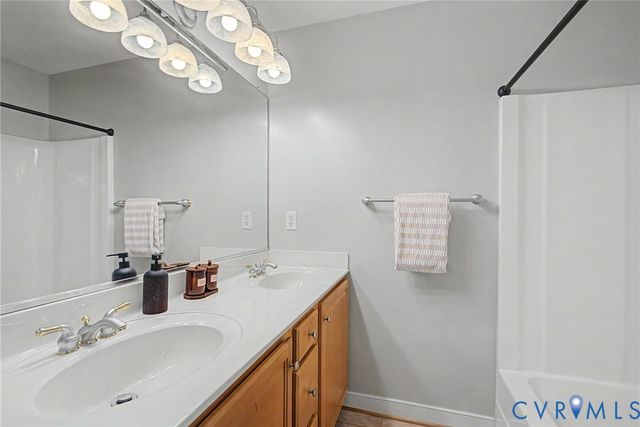 9366 Summer Oak Dr, Mechanicsville, VA 23116