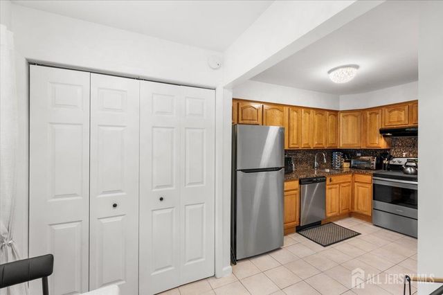 53 Ellen Heath Drive, Old Bridge, NJ 07747