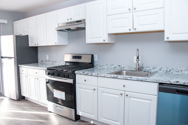 98 KAYE VUE Drive, Hamden, CT 06514