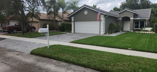 12555 SW 7th Place, Davie, FL 33325