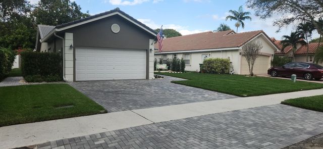 12555 SW 7th Place, Davie, FL 33325