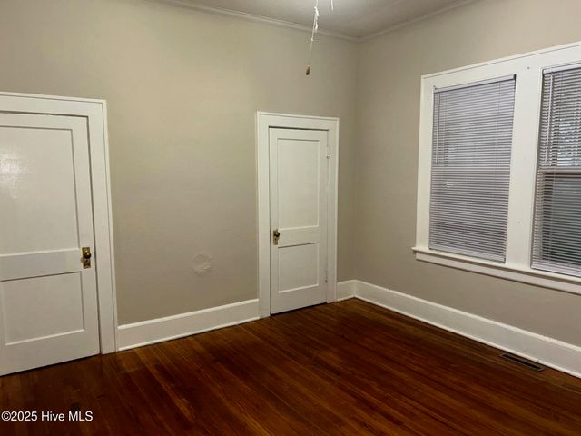 400 S Library Street, Greenville, NC 27858