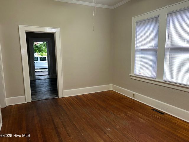 400 S Library Street, Greenville, NC 27858