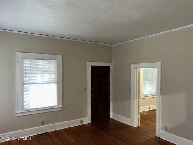 400 S Library Street, Greenville, NC 27858