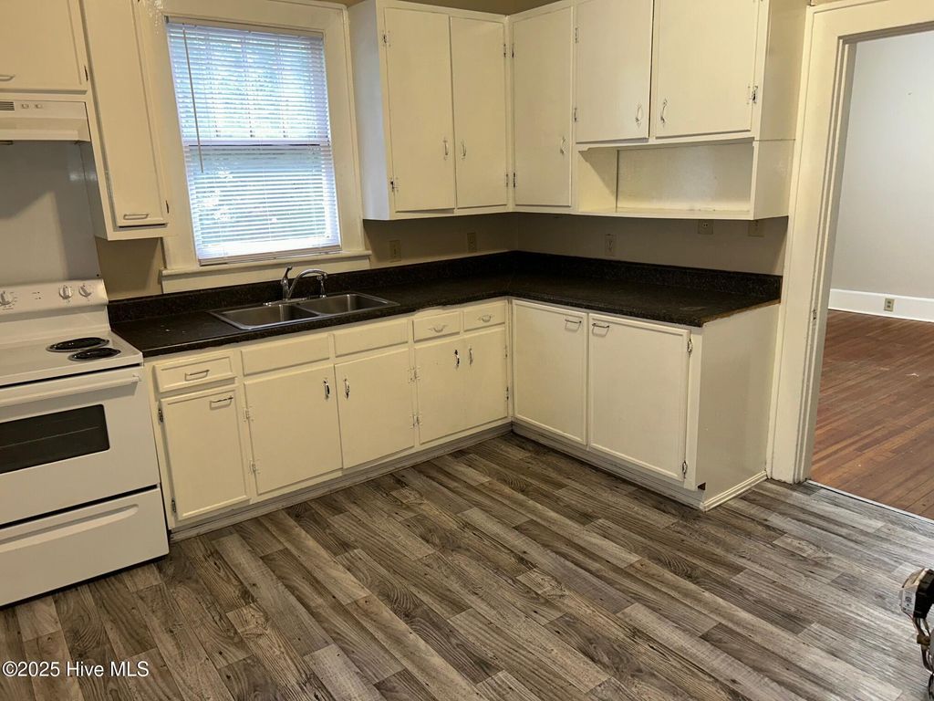 400 S Library Street, Greenville, NC 27858