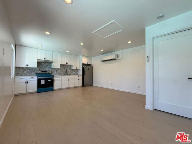 9004 Gothic Avenue, North Hills, CA 91343