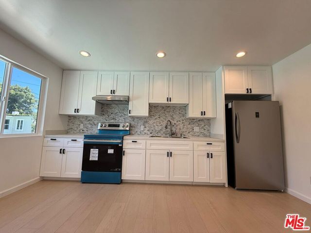 9004 Gothic Avenue, North Hills, CA 91343