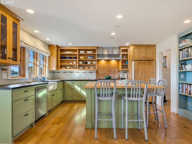 597 N MARION Ave, Gearhart, OR 97138