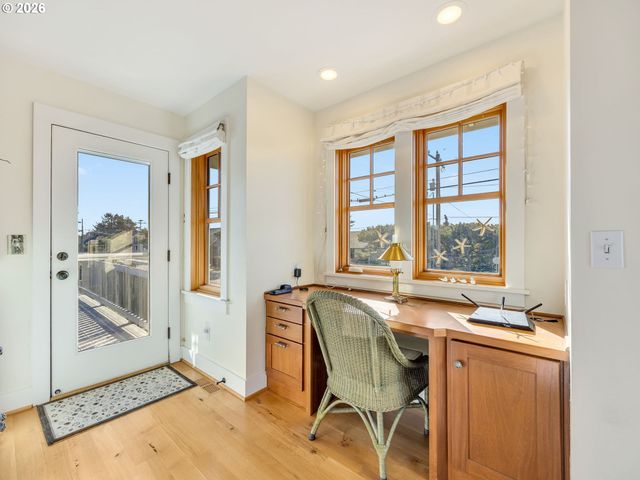 597 N MARION Ave, Gearhart, OR 97138