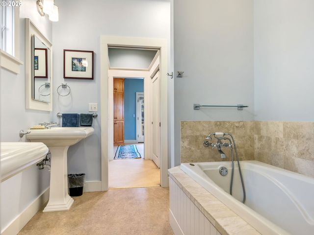 597 N MARION Ave, Gearhart, OR 97138