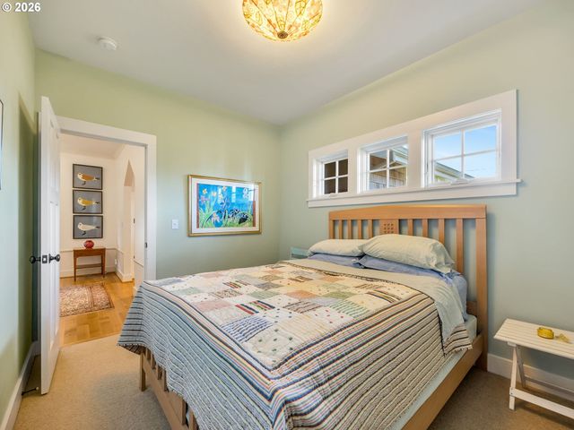 597 N MARION Ave, Gearhart, OR 97138