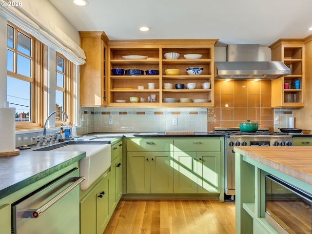 597 N MARION Ave, Gearhart, OR 97138