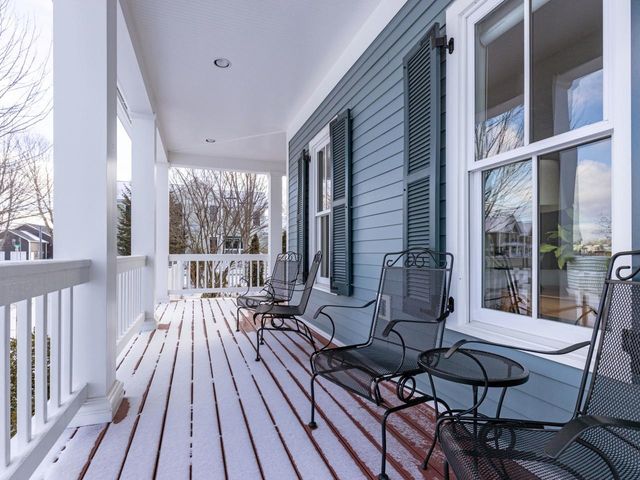 32 Dewey Place, South Burlington, VT 05403