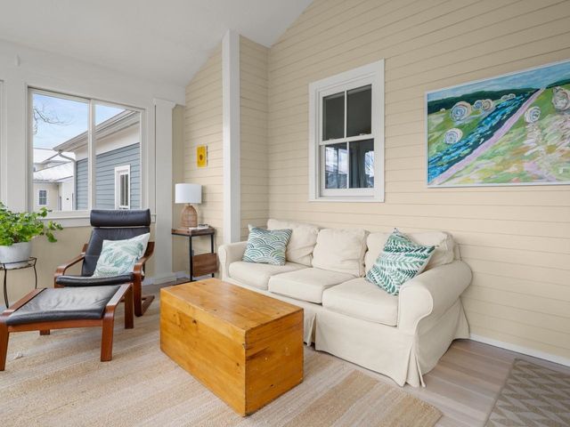 32 Dewey Place, South Burlington, VT 05403