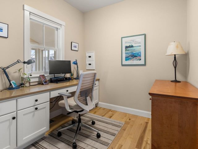 32 Dewey Place, South Burlington, VT 05403