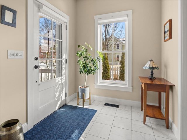 32 Dewey Place, South Burlington, VT 05403