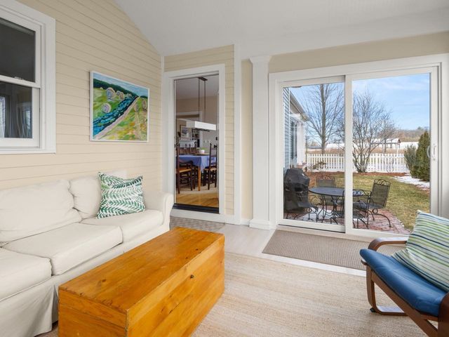 32 Dewey Place, South Burlington, VT 05403