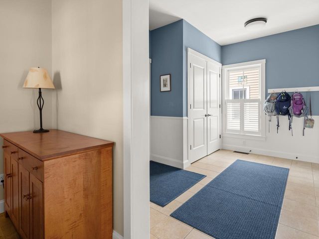 32 Dewey Place, South Burlington, VT 05403