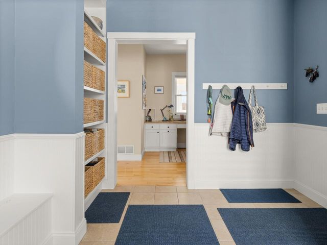 32 Dewey Place, South Burlington, VT 05403