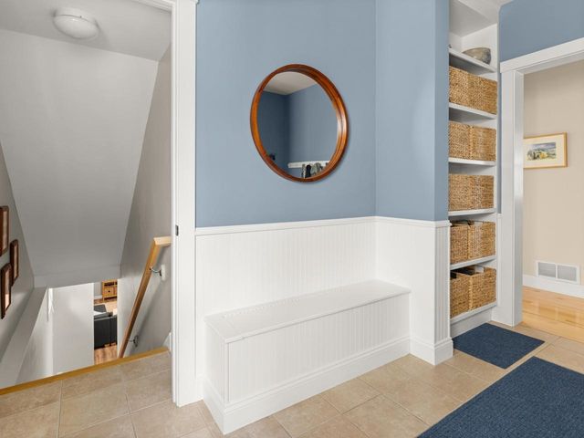 32 Dewey Place, South Burlington, VT 05403