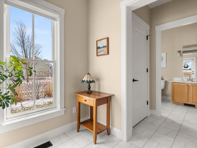 32 Dewey Place, South Burlington, VT 05403