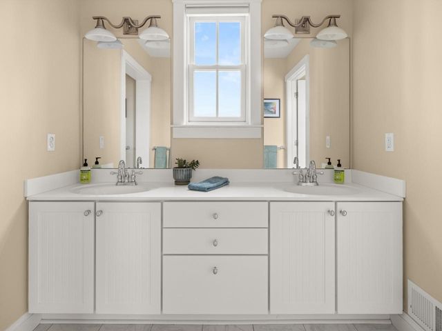 32 Dewey Place, South Burlington, VT 05403