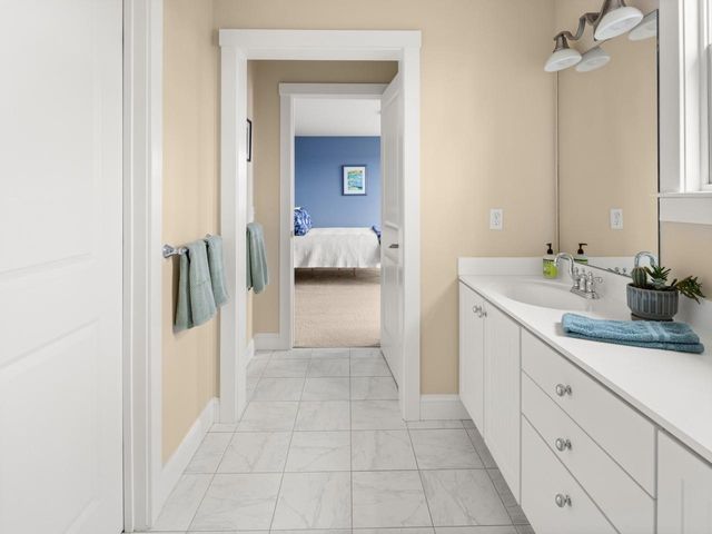 32 Dewey Place, South Burlington, VT 05403