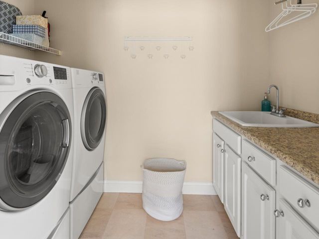 32 Dewey Place, South Burlington, VT 05403