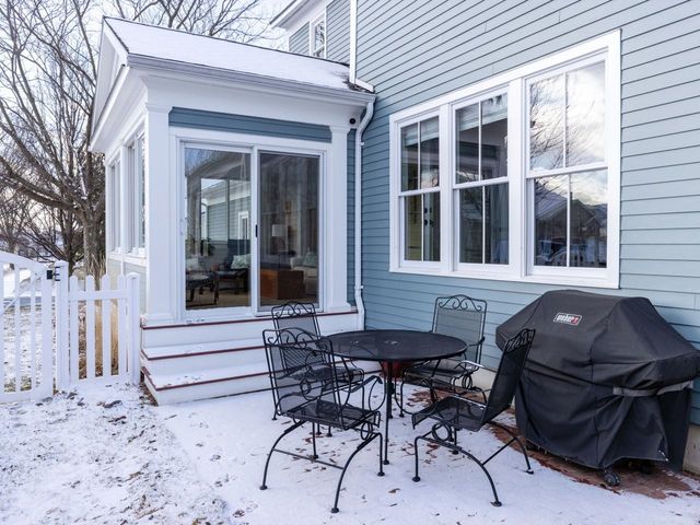 32 Dewey Place, South Burlington, VT 05403