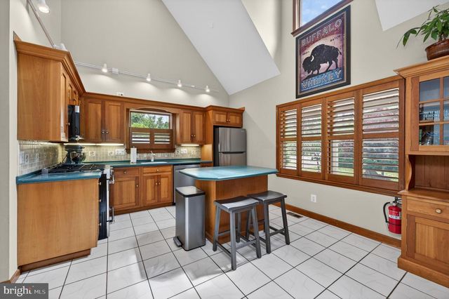95 10TH ST, Marlton, NJ 08053