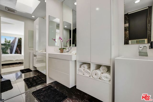 8752 Rangely Avenue, West Hollywood, CA 90048