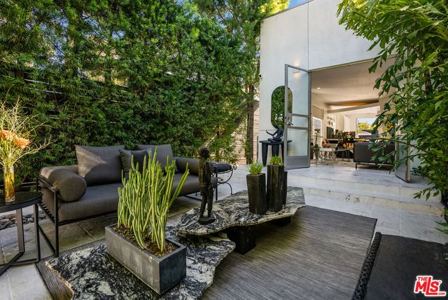 8752 Rangely Avenue, West Hollywood, CA 90048