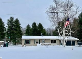 3745 Mason Road, Grawn, MI 49637