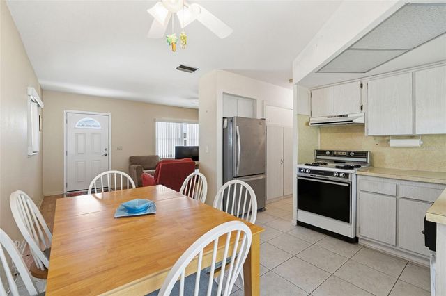 12400 PARK BOULEVARD 521, Seminole, FL 33772