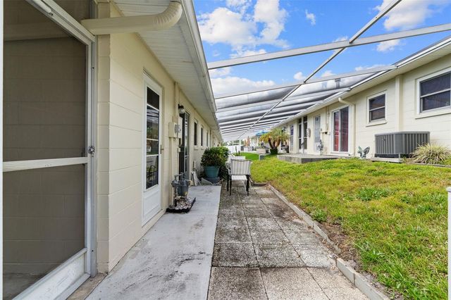 12400 PARK BOULEVARD 521, Seminole, FL 33772