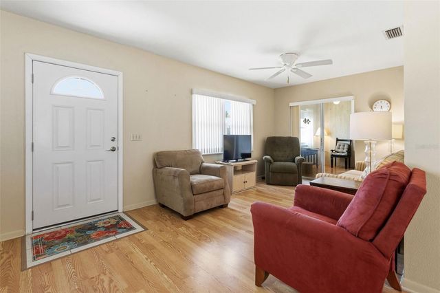12400 PARK BOULEVARD 521, Seminole, FL 33772