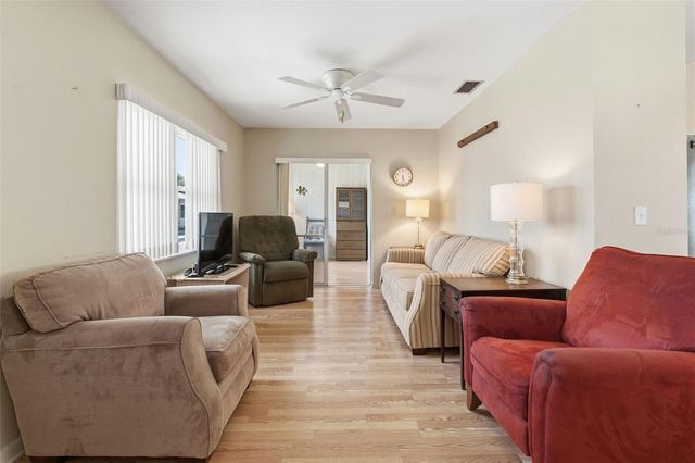 12400 PARK BOULEVARD 521, Seminole, FL 33772