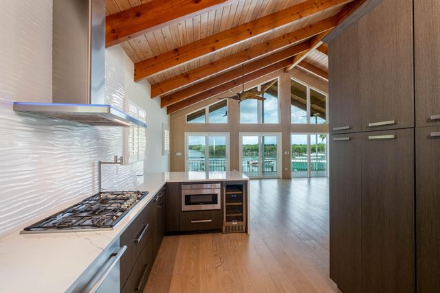 220 Tide Avenue, Plantation Key, FL 33070