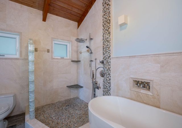 220 Tide Avenue, Plantation Key, FL 33070