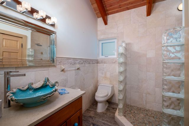 220 Tide Avenue, Plantation Key, FL 33070