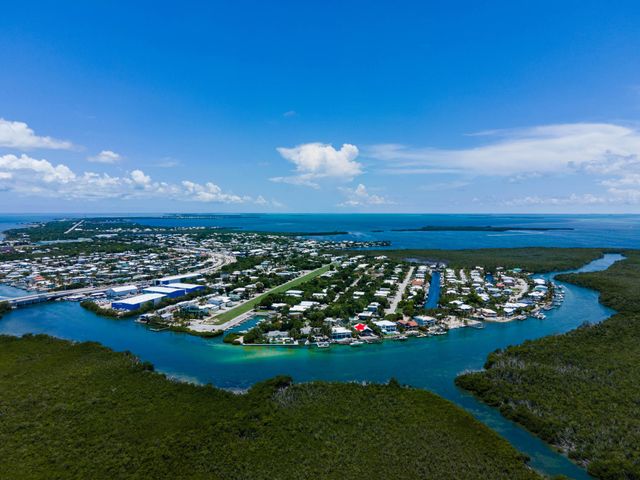 220 Tide Avenue, Plantation Key, FL 33070