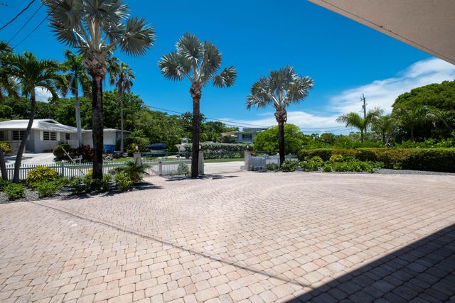220 Tide Avenue, Plantation Key, FL 33070